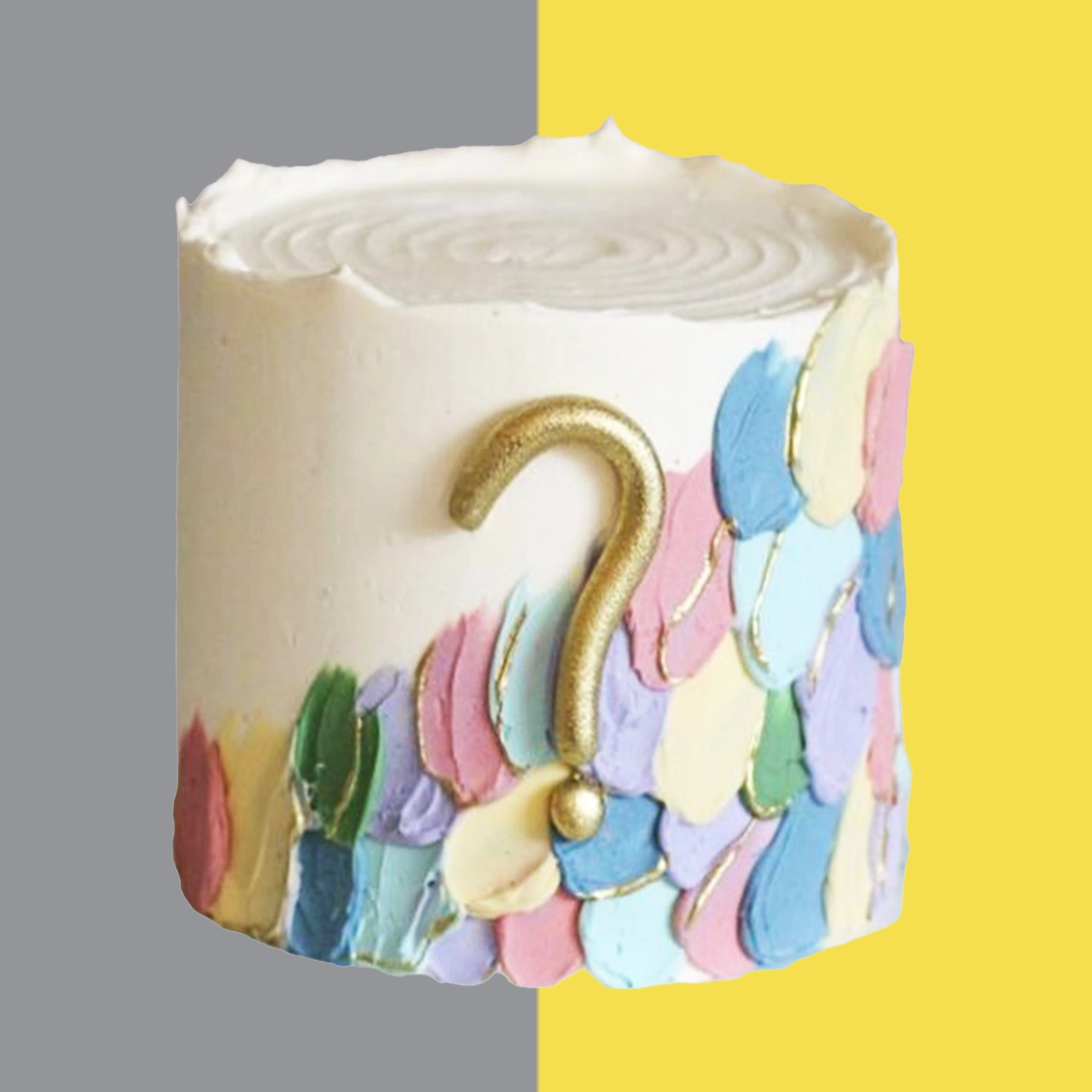 Tarta sin fondant para revelación con temática de interrogante